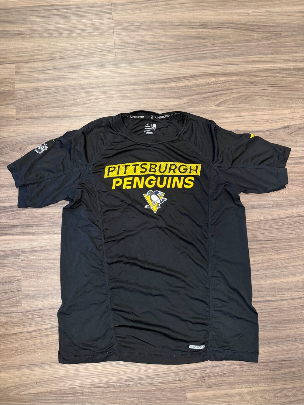 Fanatics Black Pittsburgh Penguins Short-Sleeve Tee with Yellow Logo
